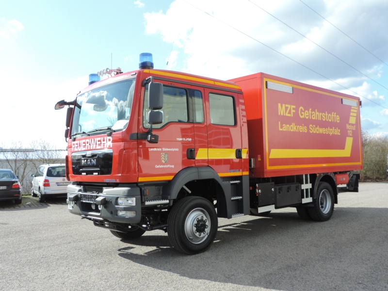 Mehrzweckfahrzeug-Gefahrstoffe